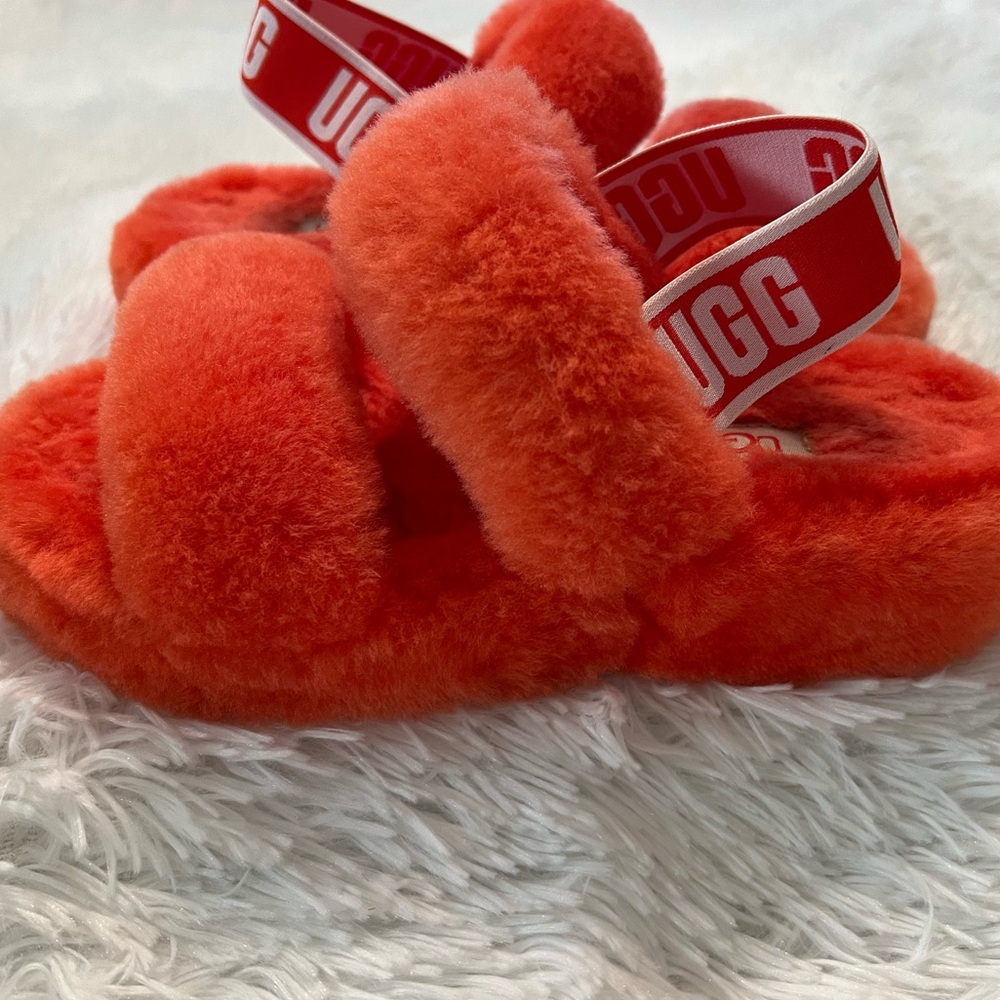 UGG Women's Fluff Yeah Slide Slippers - LIKE NEW CONDITION! - Picture 3 of 12